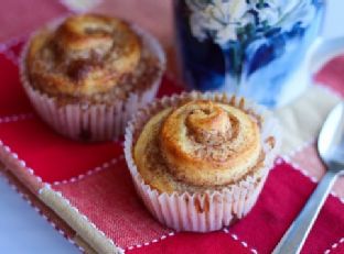 Kanelbullar (švediški cinamono suktinukai)